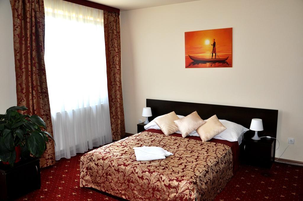 Hotel Korona Rzeszów Exterior foto